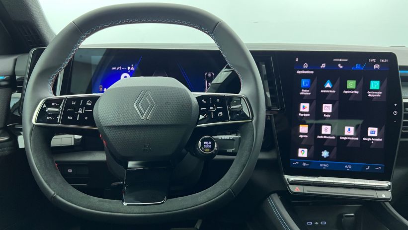 Aperçu du véhicule : E-Tech full hybrid 200 Techno esprit Alpine Blanc Nacré Toit Noir Etoilé avec 2400€ d'équipements inclus