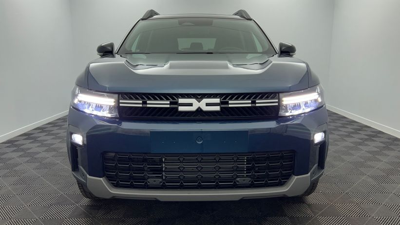 Aperçu du véhicule : Hybrid 155 Journey Bleu Indigo Toit Noir avec 2150€ d'équipements inclus