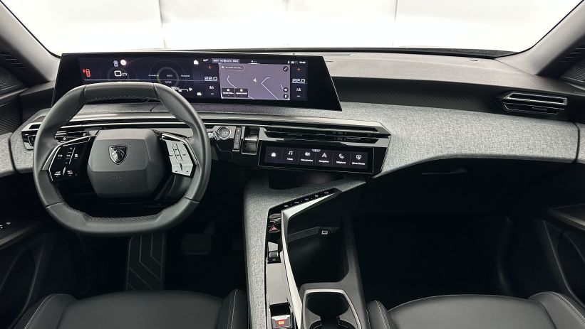 Aperçu du véhicule : III 1.2 Hybrid 145ch Allure e-DCS6