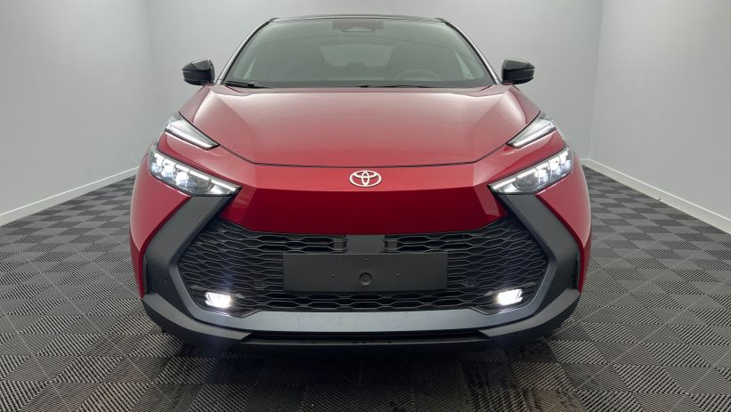 Aperçu du véhicule : Hybride 140 Design Rouge Intense - Toit Noir Onyx avec 2700€ d'équipements inclus