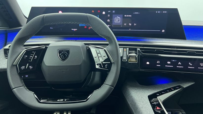 Aperçu du véhicule : Nouveau Hybrid 145 e-DCS6 GT Gris Artense avec 5350€ d'équipements inclus