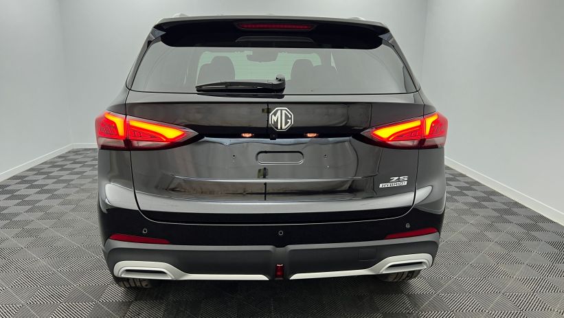 Aperçu du véhicule : 1.5 L Hybrid+ 197 ch Luxury Pebble Black avec 650€ d'équipements inclus