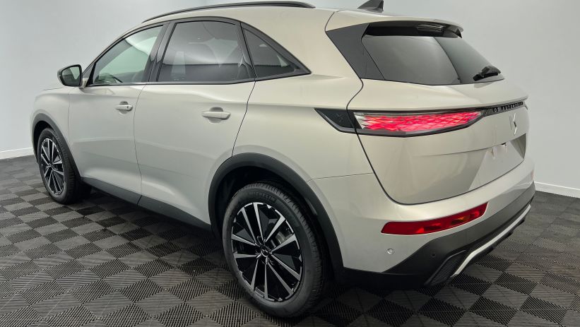 Aperçu du véhicule : BlueHDi 130 EAT8 Etoile Cristal Pearl avec 4950€ d'équipements inclus