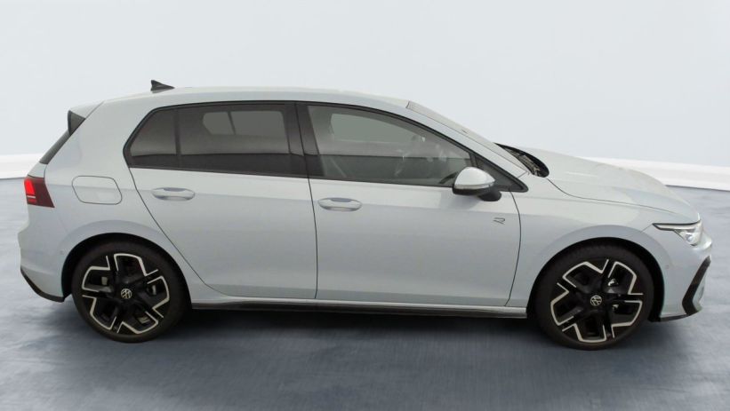 Aperçu du véhicule : 2.0 TDI 150 DSG7 R-LINE