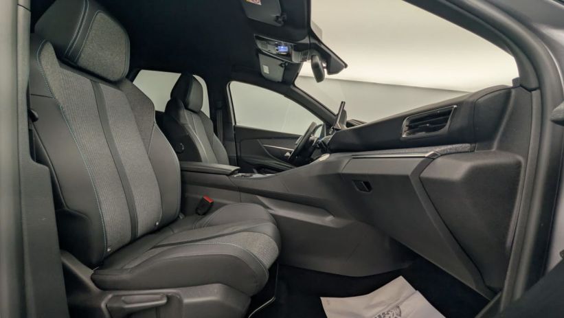 Aperçu du véhicule : Hybrid 225 e-EAT8 Allure Pack