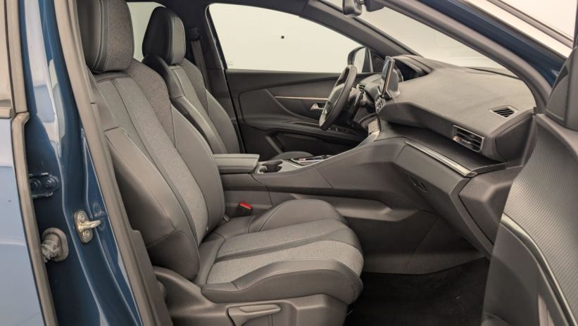 Aperçu du véhicule : Hybrid 180 e-EAT8 Allure Pack