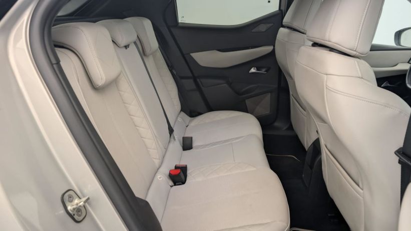 Aperçu du véhicule : PureTech 130 EAT8 Esprit de Voyage