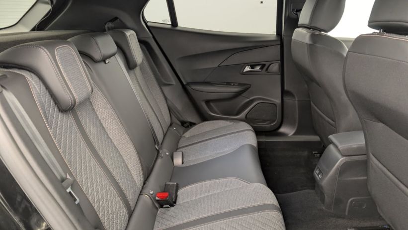 Aperçu du véhicule : Hybrid 136 e-DCS6 Allure