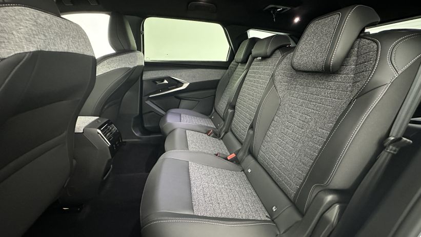 Aperçu du véhicule : III 1.2 Hybrid 145ch Allure e-DCS6