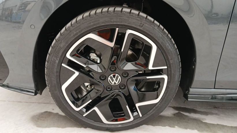 Aperçu du véhicule : Golf 1.5 eTSI EVO2 150 DSG7 R-Line Edition
