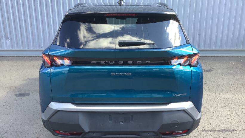 Aperçu du véhicule : 5008 Hybrid 145 ch e-DCS6 GT