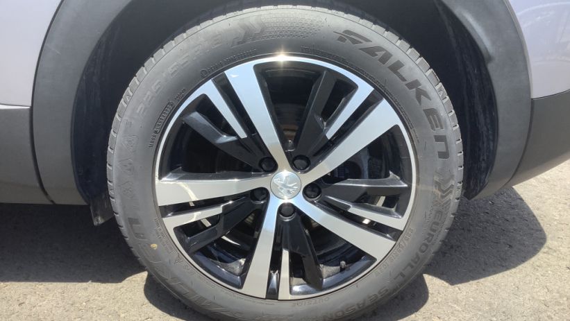 Aperçu du véhicule : 3008 Hybrid 145 e-DCS6 GT