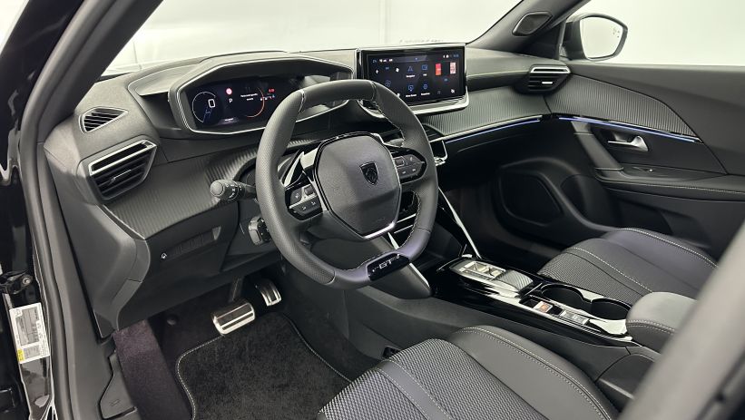 Aperçu du véhicule : II(2) 1.2 Hybrid 136ch GT e-DCS6