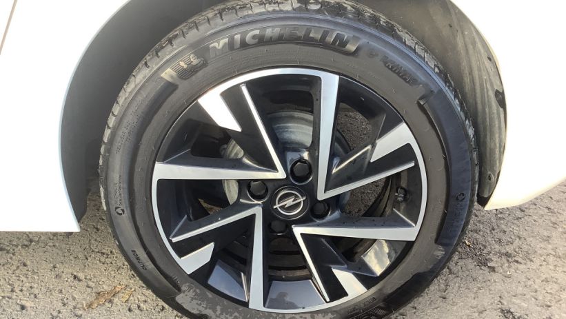 Aperçu du véhicule : CORSA 1.2 Turbo 100 ch BVM6 GS