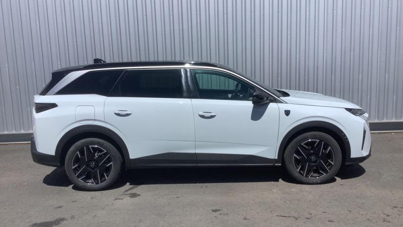 Aperçu du véhicule : 5008 Hybrid 145 ch e-DCS6 GT