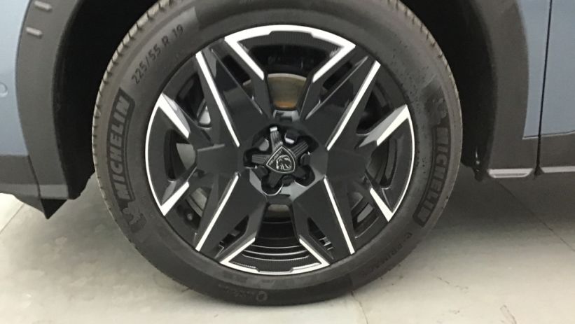 Aperçu du véhicule : 3008 Hybrid 145 e-DCS6 GT