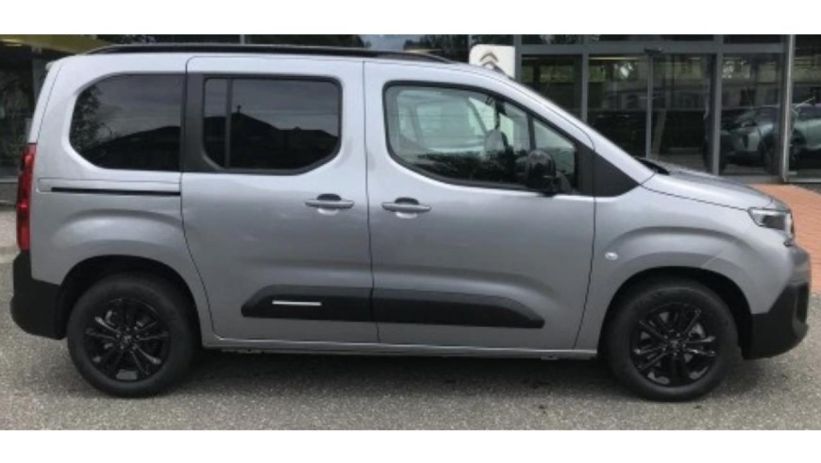 Aperçu du véhicule : MAX VP M 1.5 BLUEHDI 130CV EAT8 +PACK TECHNO + NAVIGATION ET MIRROR SCREEN + NEUF 0KM