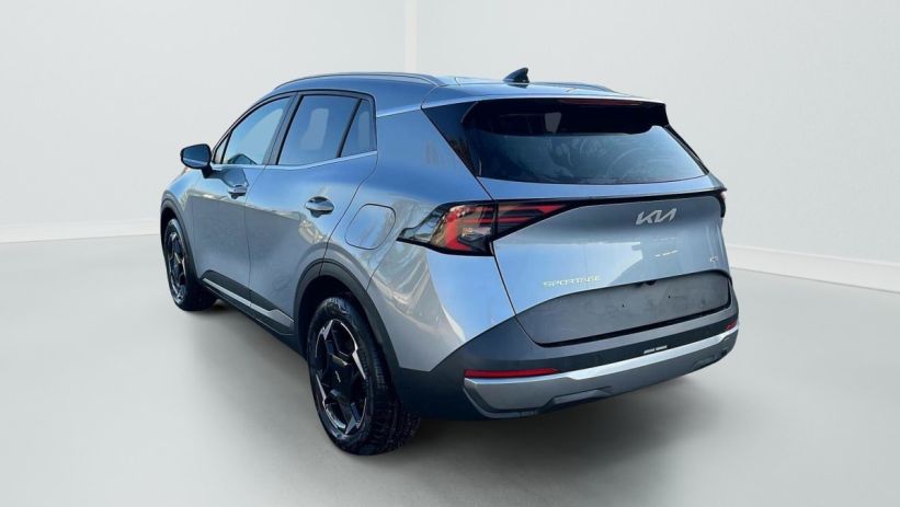 Aperçu du véhicule : HYBRIDE 239 CH BVA6 ACTIVE