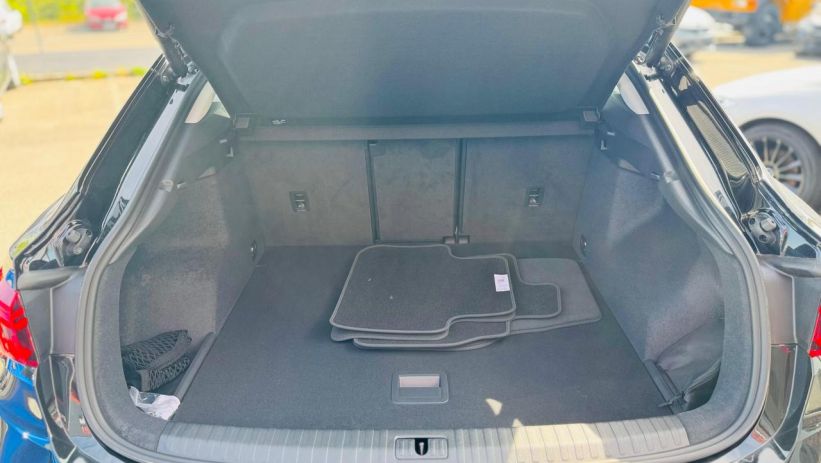 Aperçu du véhicule : DESIGN 35 TDI 150CV S-TRONIC + TOIT OUVRANT + CAMERA DE RECUL + JA 19