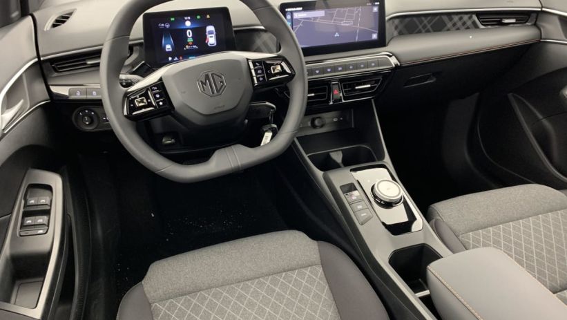 Aperçu du véhicule : 1.5 L Hybrid+ 195 ch Standard