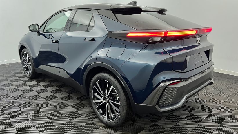 Aperçu du véhicule : Hybride Rechargeable 225 Collection Premiere Bleu Persan - Toit et arrière Noir