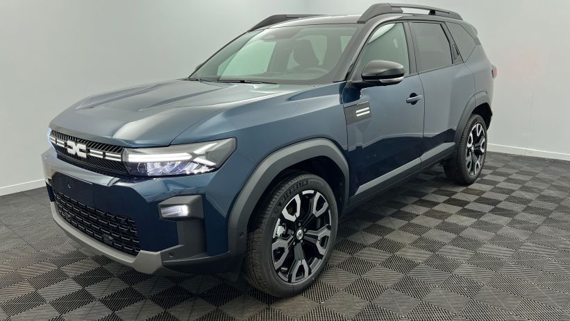 Aperçu du véhicule : Hybrid 155 Journey Bleu Indigo Toit Noir avec 2150€ d'équipements inclus