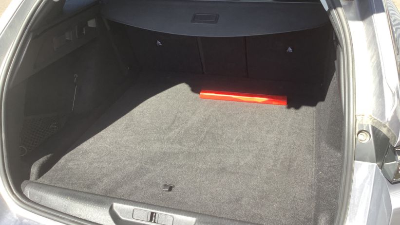 Aperçu du véhicule : 308 SW Hybrid 145 e-DCS6 Allure