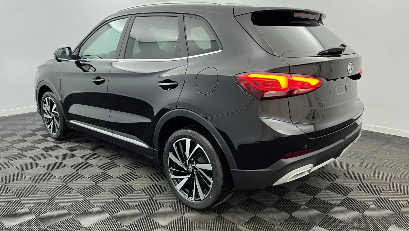 Aperçu du véhicule : 1.5 L Hybrid+ 197 ch Luxury Pebble Black avec 650€ d'équipements inclus