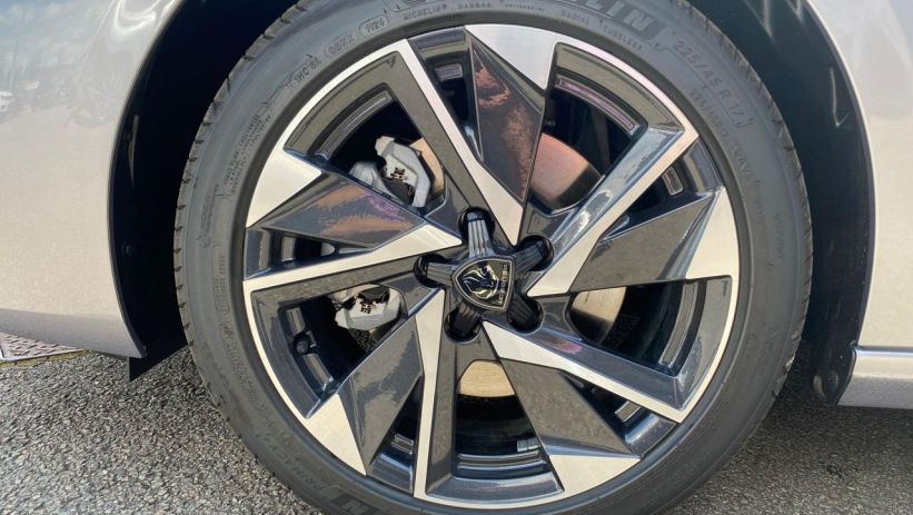 Aperçu du véhicule : ALLURE 1.5 BLUEHDI 130CV EAT8 + PACK ACCESS + NEUF 0KM