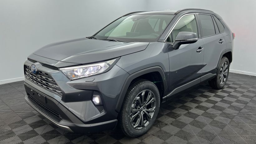 Aperçu du véhicule : Hybride 218 ch 2WD Dynamic Gris Atlas avec 3150€ d'équipements inclus