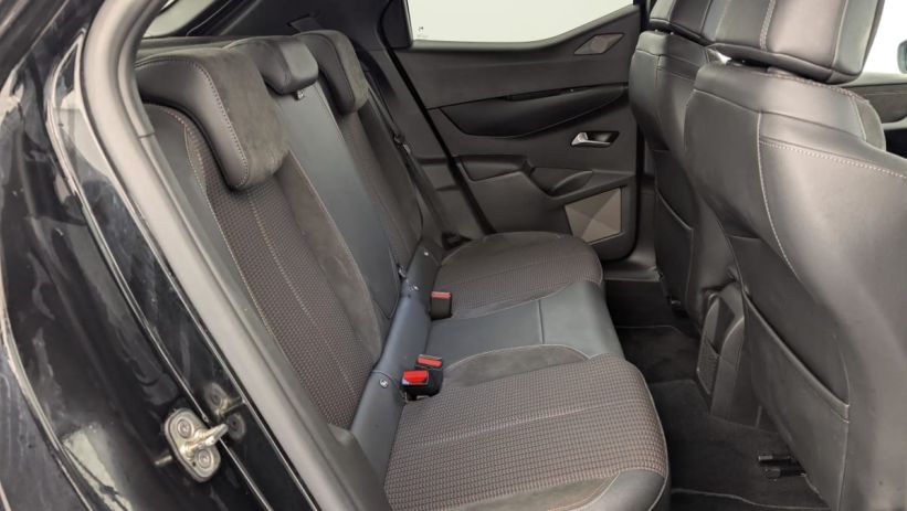 Aperçu du véhicule : Puretech 130 EAT 8 Performance Line +