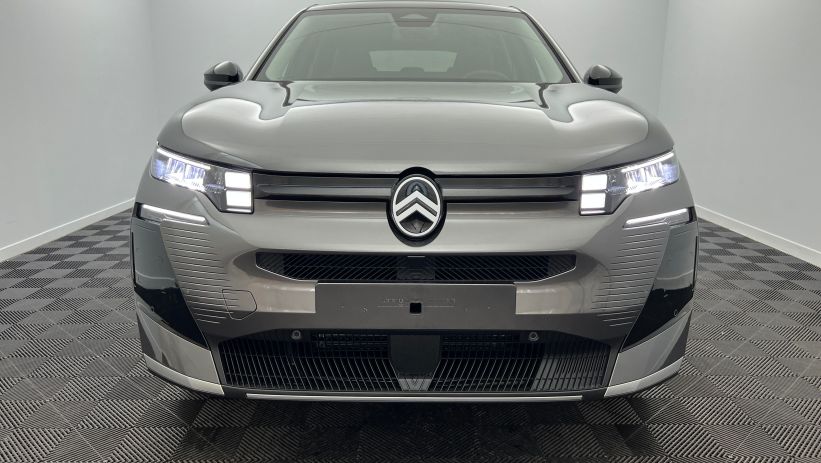 Aperçu du véhicule : Nouveau Hybrid 145 ch e-DCS6 Plus Gris Platinium avec 2200€ d'équipements inclus