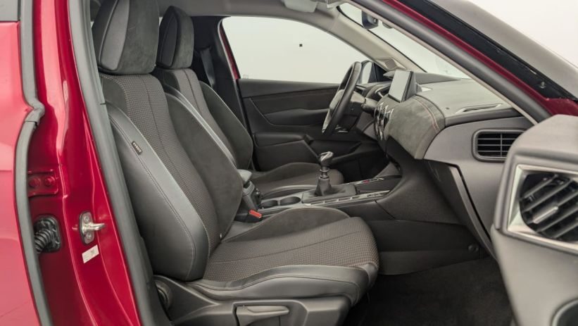 Aperçu du véhicule : PureTech 100 BVM6 Performance Line