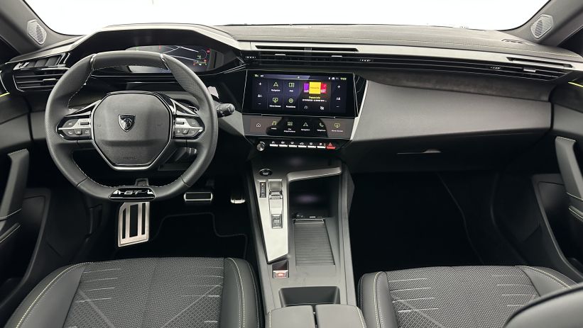 Aperçu du véhicule : III(2) 1.2 Hybrid 145ch GT e-DCS6