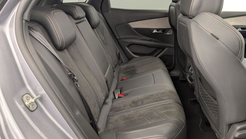 Aperçu du véhicule : Hybrid 225 e-EAT8 GT Pack