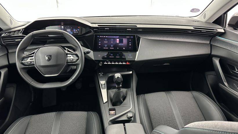 Aperçu du véhicule : III 1.2 PureTech 130ch Allure