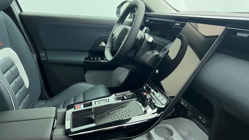 Aperçu du véhicule : Nouveau Hybrid 145 e-DCS6 Max Blanc Okénite avec 2220€ d'équipements inclus