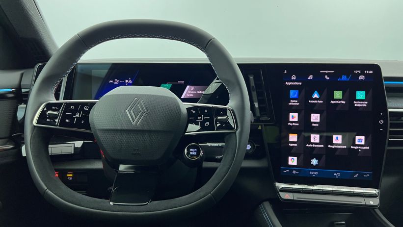 Aperçu du véhicule : E-Tech full hybrid 200 Techno esprit Alpine Gris Schiste - Toit Noir Etoilé avec 1400€ d'équipements inclus