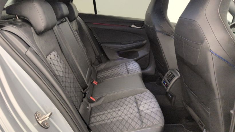 Aperçu du véhicule : 2.0 TDI 150 DSG7 R-LINE
