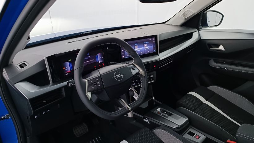 Aperçu du véhicule : 1.2 Turbo Hybrid 145ch GS e-DCT6 7PL