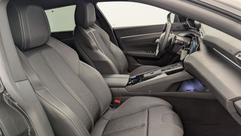 Aperçu du véhicule : Hybrid 225 e-EAT8 Allure