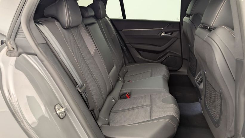 Aperçu du véhicule : Hybrid 225 e-EAT8 Allure