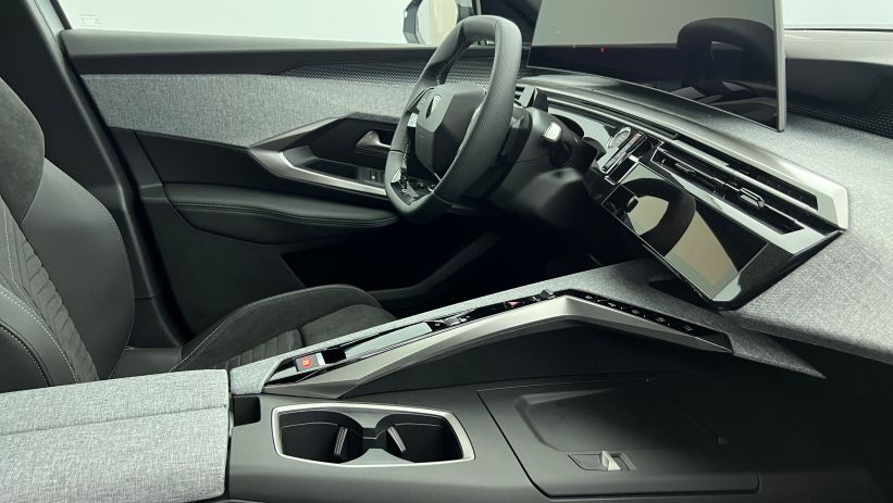 Aperçu du véhicule : Hybrid 145 e-DCS6 GT Exclusive Blanc Okénite avec 3650€ d'équipements inclus