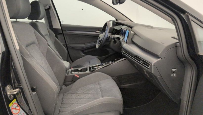 Aperçu du véhicule : 1.5 ETSI OPF 130 DSG7 STYLE