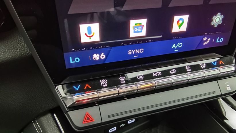 Aperçu du véhicule : 1.2 E-TECH FULL HYBRID 200CH TECHNO - 24