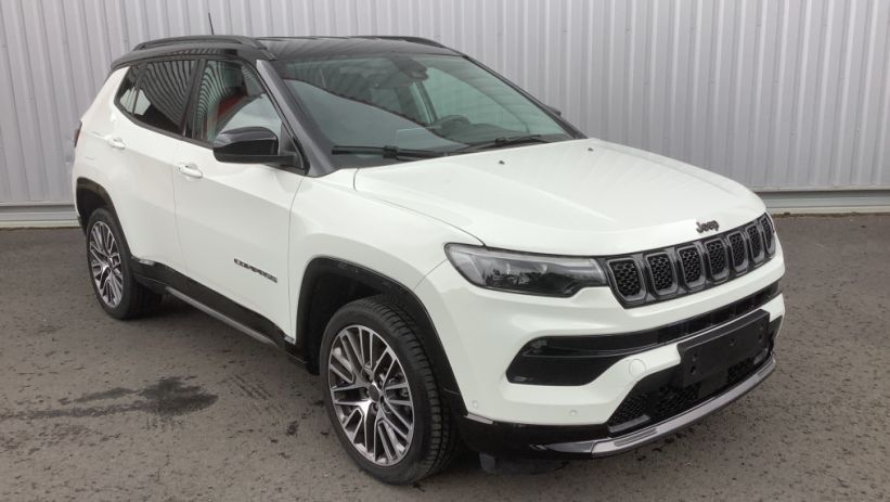 Aperçu du véhicule : COMPASS 1.5 Turbo T4 130 ch BVR7 e-Hybrid Summit