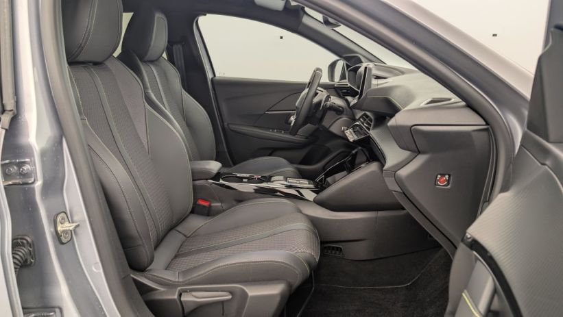 Aperçu du véhicule : Hybrid 136 e-DCS6 GT