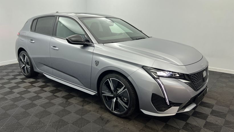 Aperçu du véhicule : BlueHDi 130ch S&S EAT8 GT Gris Artense avec 4500€ d'équipements inclus