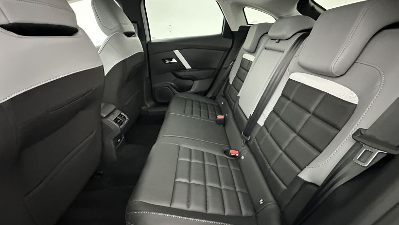 Aperçu du véhicule : 1.2 Hybride 136ch Max e-DCS6