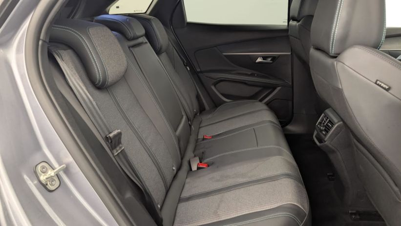 Aperçu du véhicule : Hybrid 180 e-EAT8 Allure Pack